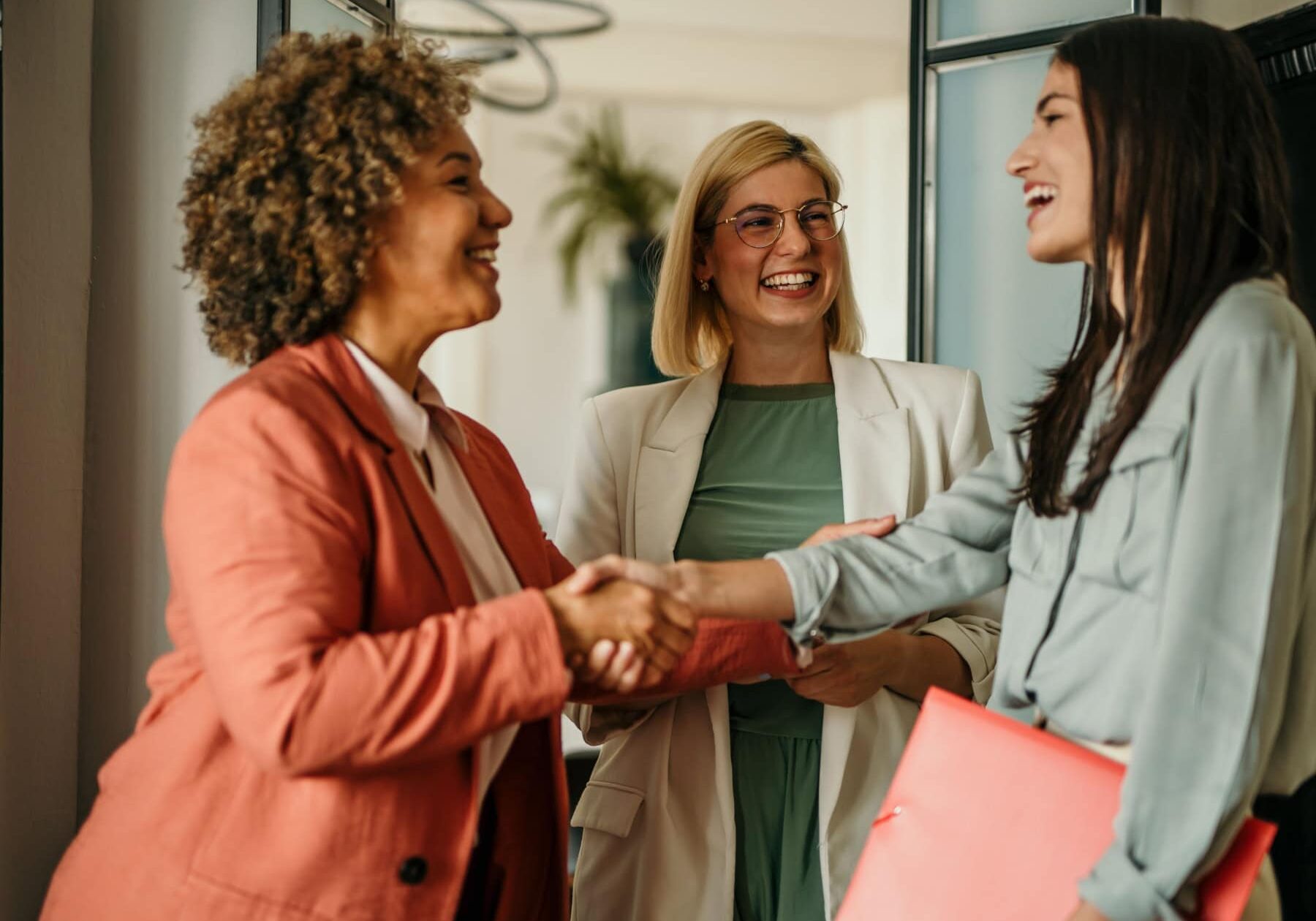 Coaching educator volunteering for 168极速一分钟赛车官方开奖与历史赛果预测-ICF®号码走势查询Foundation community program.