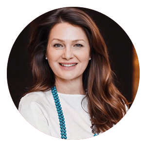 Headshot of Lisa Ann Edwards CEO of Excelia and founder of Top 100 Women in Tech. Known for transforming coaching and training with technology-driven solutions.